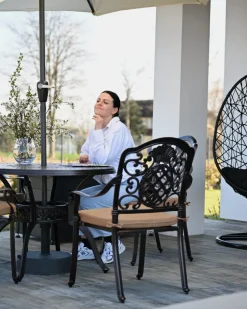 Online Beliani Set da pranzo da giardino 4 posti SALENTO con Ombrellone (16 opzioni) Metallo Marrone scuro Beige Marrone