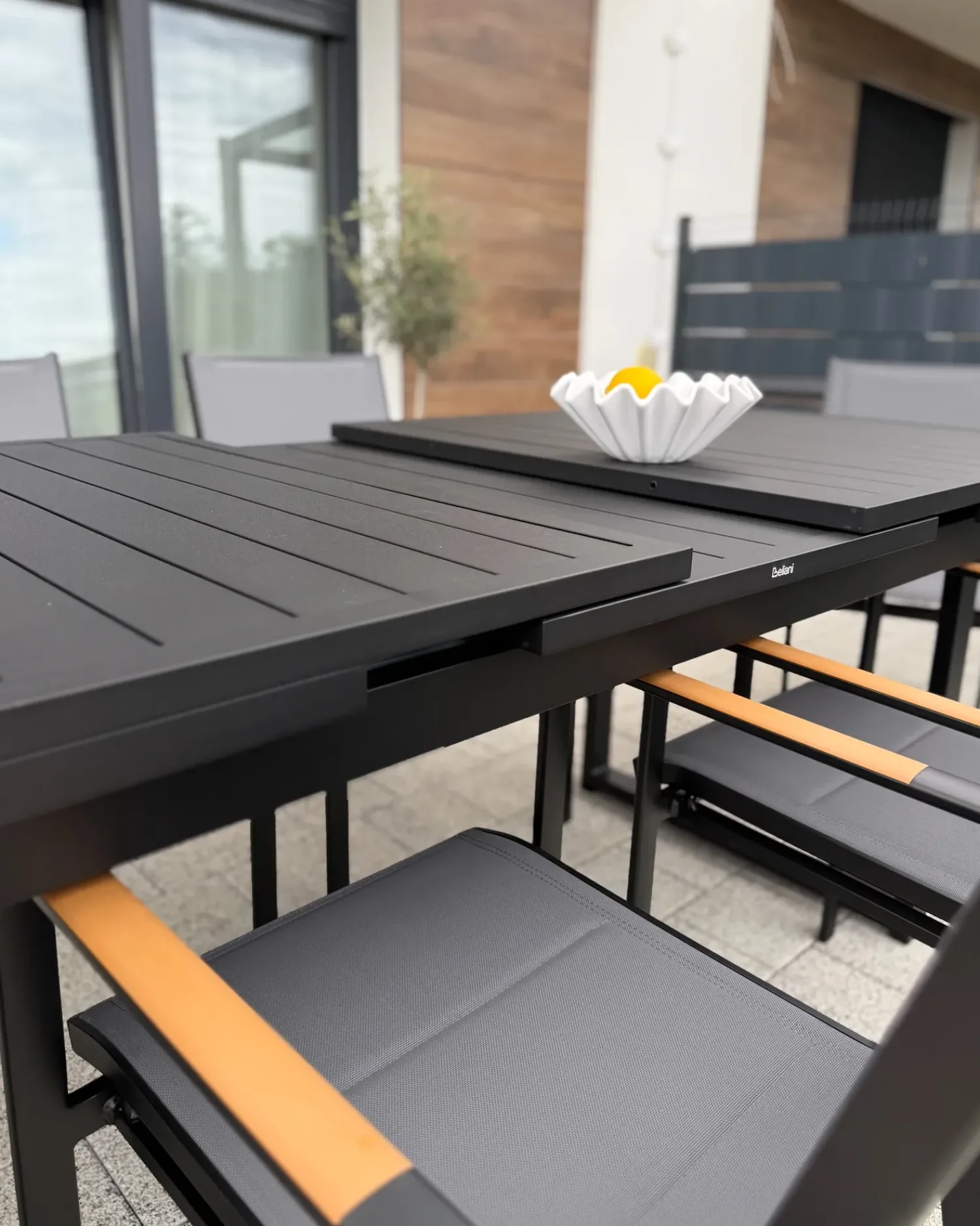 Best Beliani Set da pranzo da giardino 6 posti VALCANETTO/BUSSETO Metallo Nero Grigio Nero