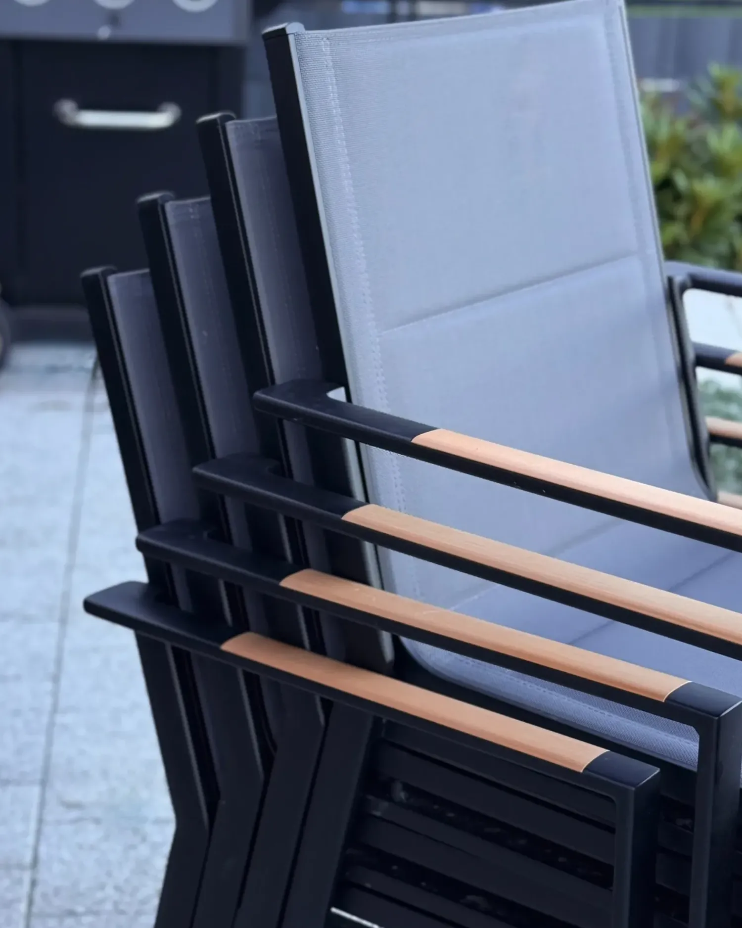 Best Beliani Set da pranzo da giardino 6 posti VALCANETTO/BUSSETO Metallo Nero Grigio Nero