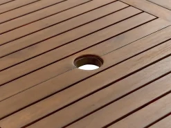 New Beliani Set da pranzo da giardino 6 posti AMANTEA con Ombrellone Legno d'acacia Rosso Marrone Rosso