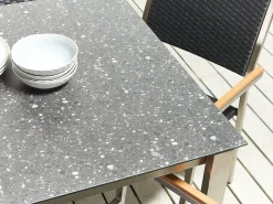 Hot Beliani Set da pranzo da giardino 6 posti COSOLETO/GROSSETO Vetro temperato Effetto granito Nero Argento Nero