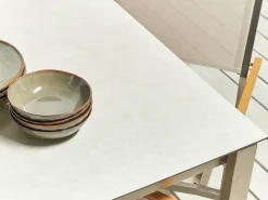 Discount Beliani Set da pranzo da giardino 4 posti COSOLETO/GROSSETO Vetro temperato Effetto marmo Bianco/Beige Argento Bianco Beige