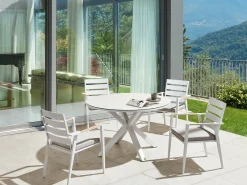 Outlet Beliani Set da pranzo da giardino 4 posti MALETTO/TAVIANO con cuscini Metallo Grigio Beige Bianco Marrone Grigio