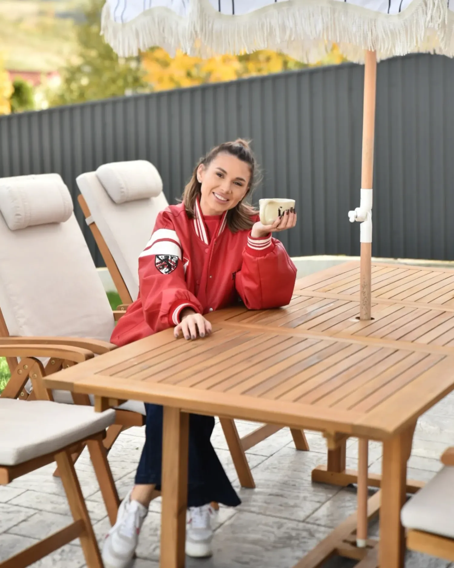 New Beliani Set da pranzo da giardino 6 posti JAVA PREMIUM Legno d'acacia Beige chiaro Beige Marrone