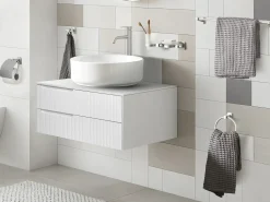 Outlet Beliani Set di 6 accessori da bagno POCONE con barre e ganci per asciugamani Argento