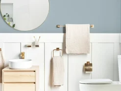 Outlet Beliani Set di 6 accessori da bagno UVITA con barre e ganci per asciugamani Oro
