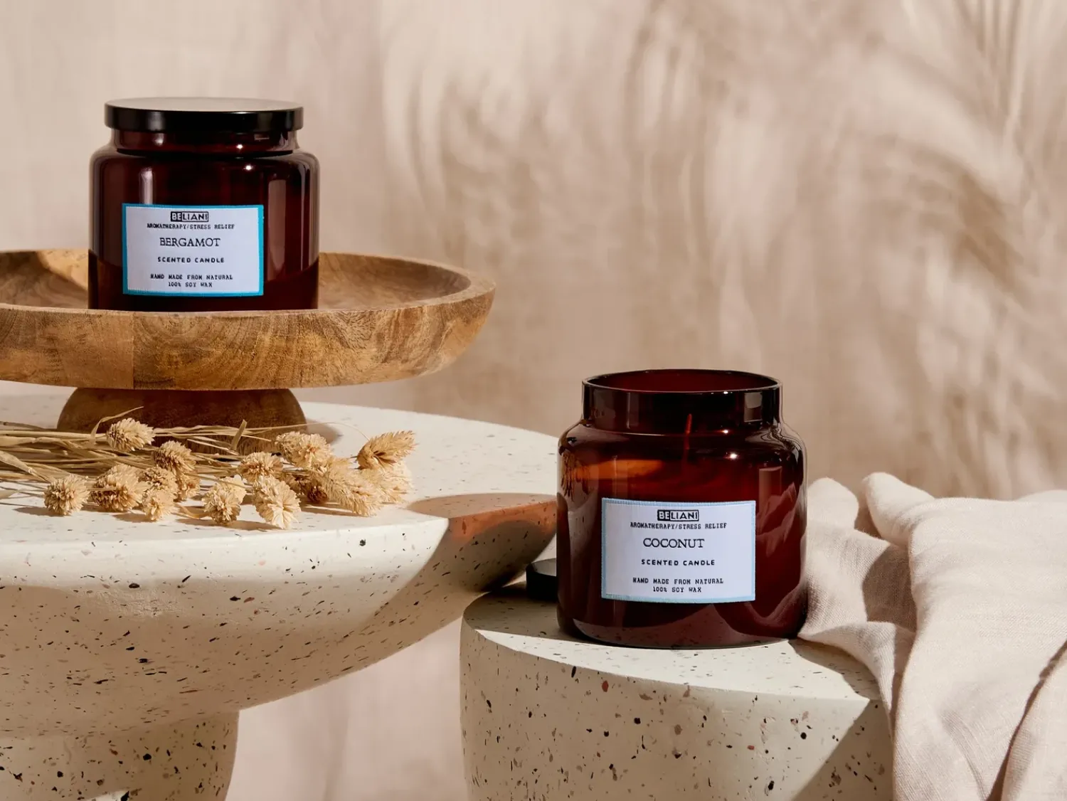 Sale Beliani Set di 2 Candele Profumate ABSOLUTE ALCHEMY Cera di Soia Note fresche Marrone