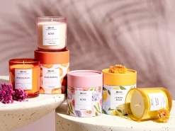 Best Beliani Set di 3 Candele Profumate COLORFUL BARREL Cera di Soia Note orientali Note di erba Note floreali Giallo Arancione Rosa