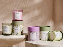 Beliani Set di 3 Candele Profumate COLORFUL BARREL Cera di Soia Note fresche Note floreali Viola Verde