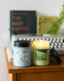 Best Beliani Set di 3 Candele Profumate FRUITY BLOOM Cera di Soia Note fresche Note floreali Viola Blu Verde