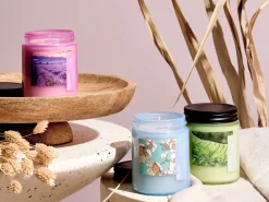 Best Beliani Set di 3 Candele Profumate FRUITY BLOOM Cera di Soia Note fresche Note floreali Viola Blu Verde