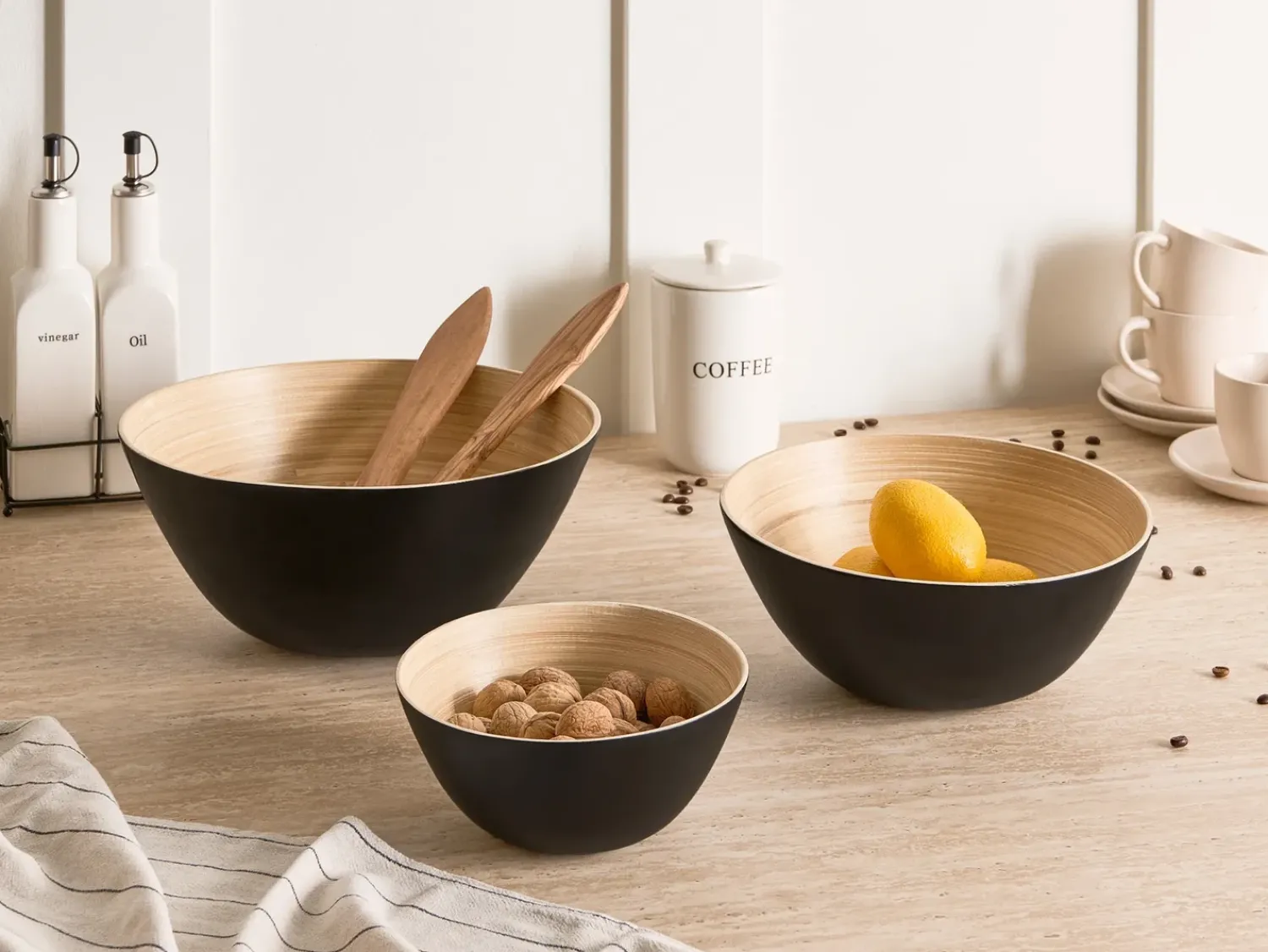 Outlet Beliani Set di 3 ciotole decorative BONHEUR Bambù Nero Naturale Nero