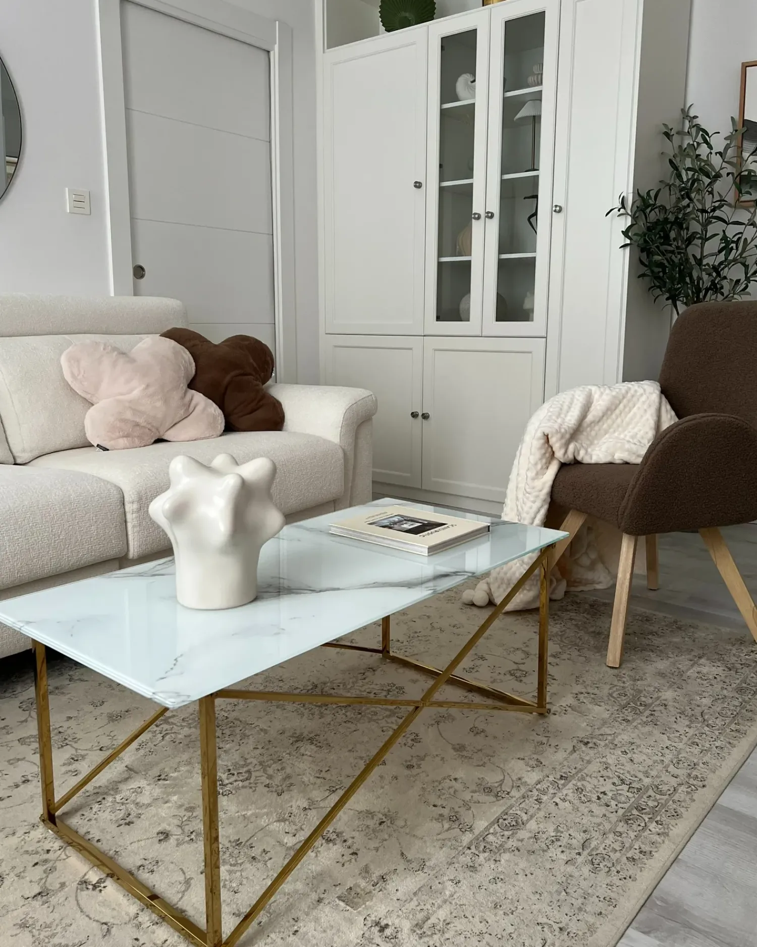 Online Beliani Set di 2 cuscini ACHILLEA Finta pelliccia 54 x 54 cm Beige Tinta unita Beige Marrone