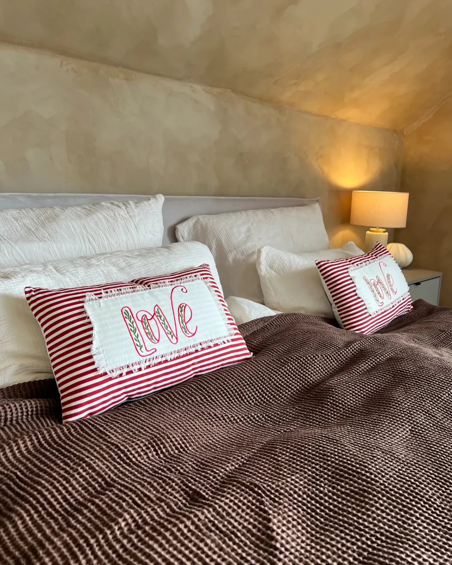 Beliani Set di 2 cuscini ALSINE Cotone 30 x 50 cm Rosso A strisce Bianco Rosso