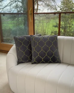 Beliani Set di 2 cuscini ALYSSUM Velluto 45 x 45 cm Grigio Trama Trellis Oro Grigio