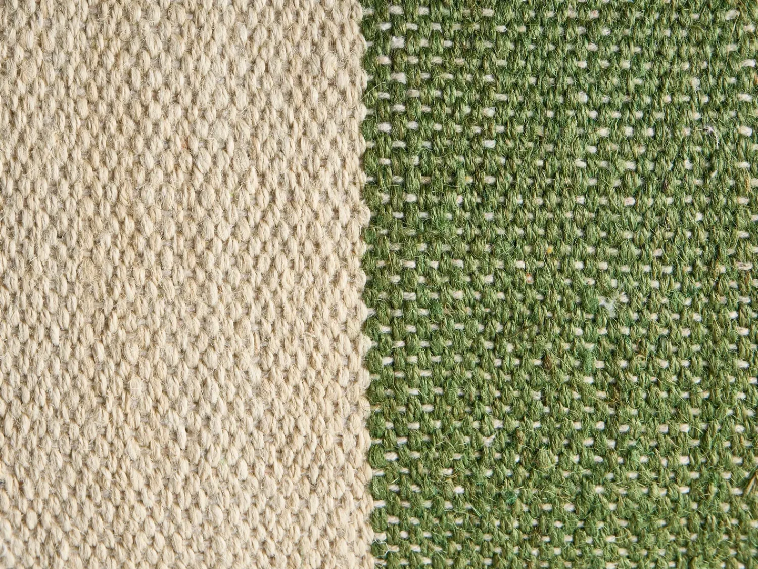 Outlet Beliani Set di 2 cuscini ANISOPTERA Cotone 30 x 50 cm 45 x 45 cm Verde Tinta unita Beige Verde
