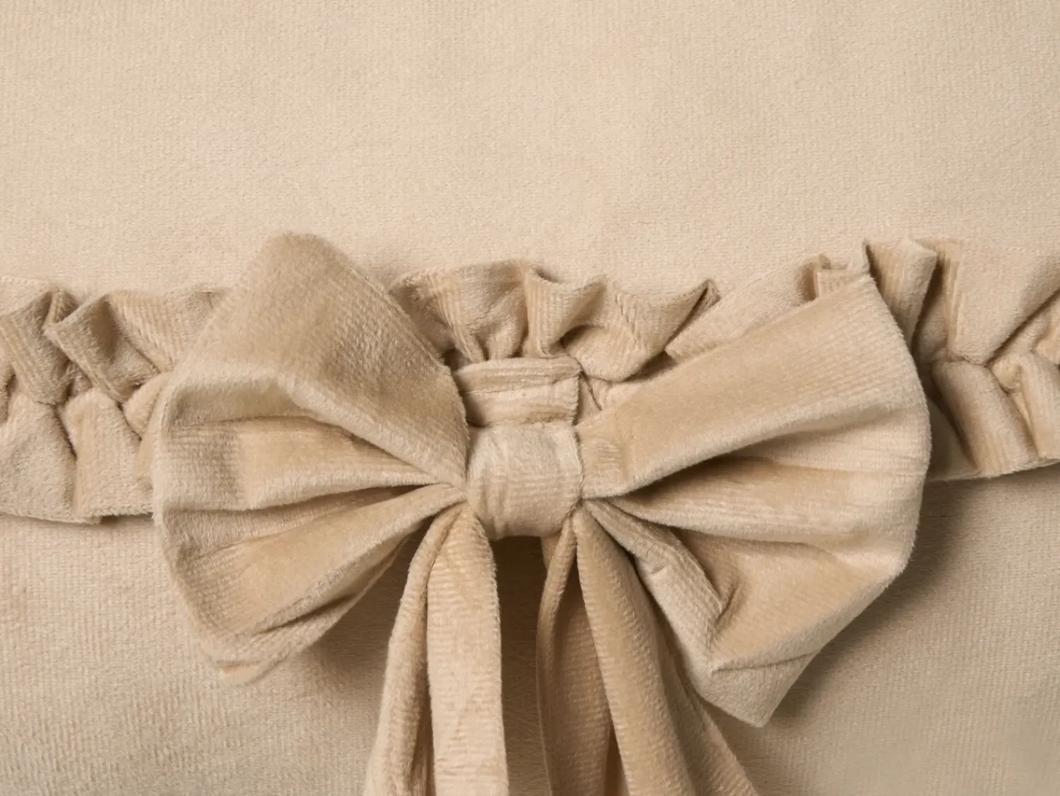 Best Beliani Set di 2 cuscini BELLE Velluto 30 x 50 cm Tinta unita Beige