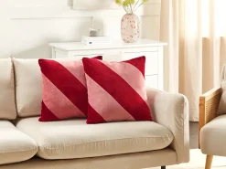 Beliani Set di 2 cuscini BORONIA Cotone 45 x 45 cm Rosso Modello natalizio Rosa Rosso
