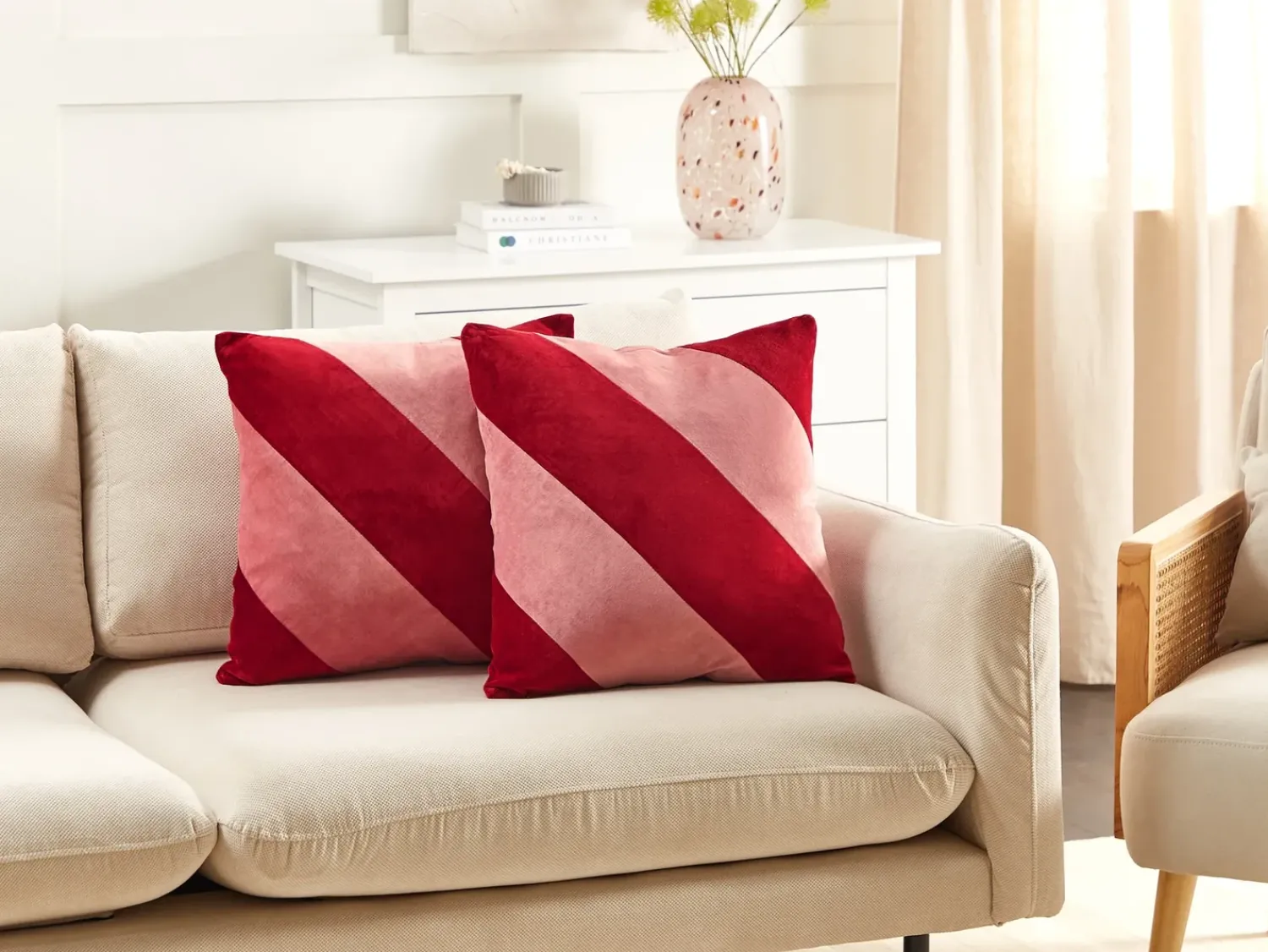 Beliani Set di 2 cuscini BORONIA Cotone 45 x 45 cm Rosso Modello natalizio Rosa Rosso