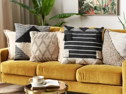 Clearance Beliani Set di 2 cuscini CHITTOOR Cotone 50 x 50 cm Nero Trama geometrica Beige Nero