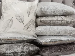 Clearance Beliani Set di 2 cuscini CLEMATIS Finta pelliccia 45 x 45 cm chiaro Tinta unita Grigio
