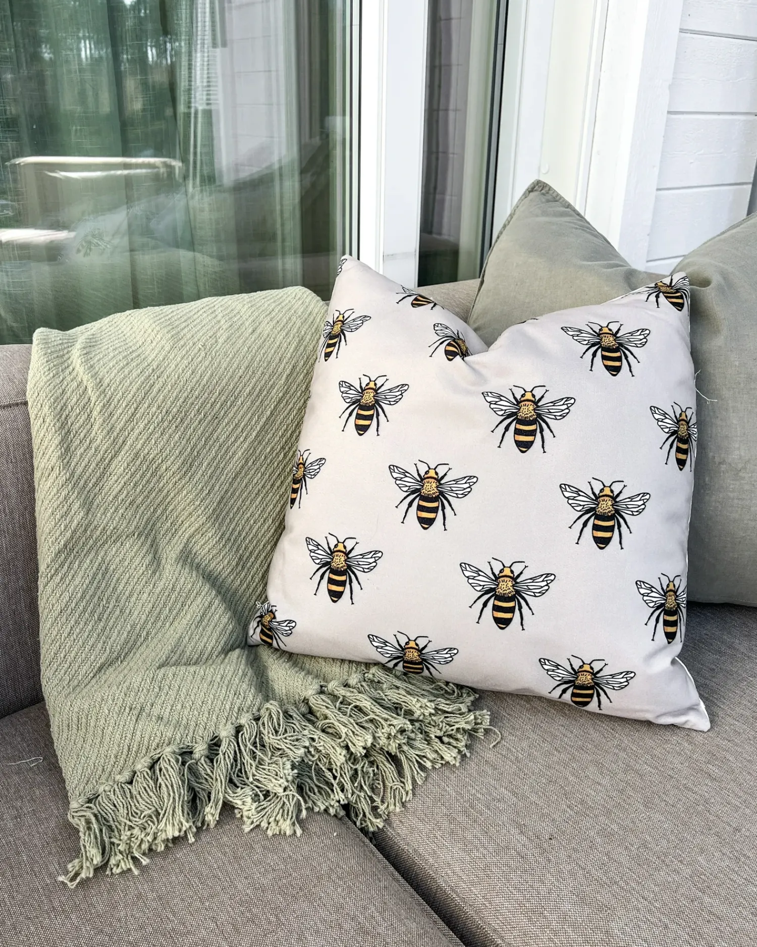 New Beliani Set di 2 cuscini da esterno CANNETO Trama animale Beige Beige Giallo Nero