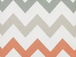 Outlet Beliani Set di 2 cuscini da esterno LAGARO Trama Chevron 45 x 45 cm Multicolore Arancione Bianco Grigio Rosso Multicolore