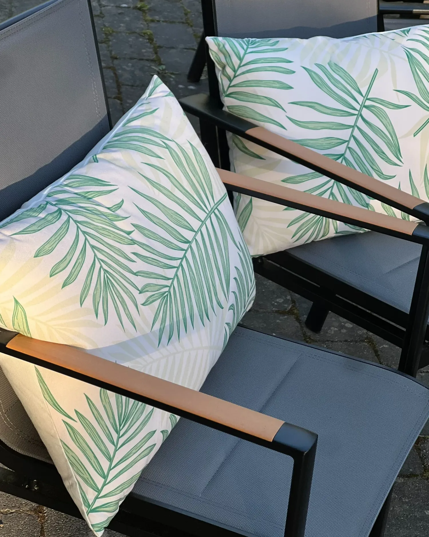 Online Beliani Set di 2 cuscini da esterno POGGIO Trama di piante Verde Beige Verde