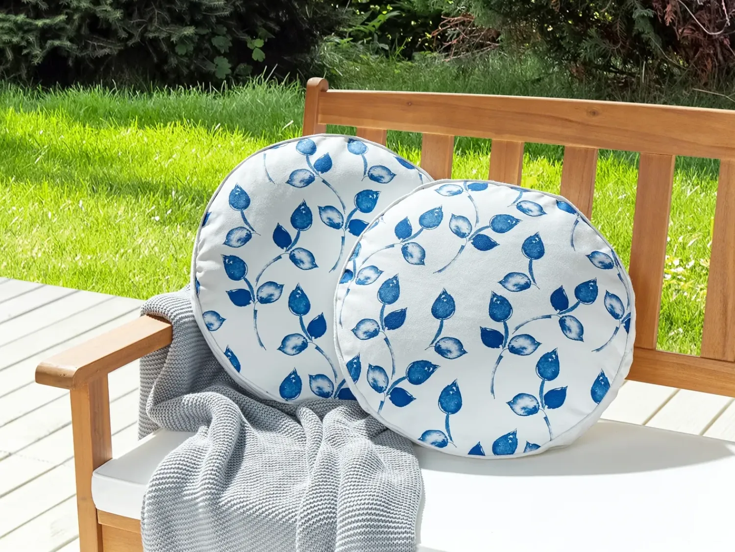 Discount Beliani Set di 2 cuscini da esterno TORBORA Trama di piante Bianco Blu