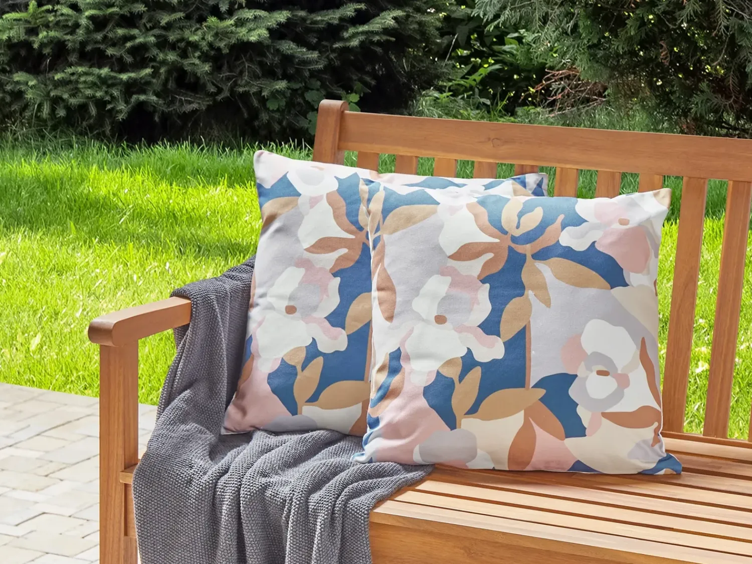Outlet Beliani Set di 2 cuscini da esterno VEREZZI Trama floreale Multicolore Bianco Blu Multicolore Rosa
