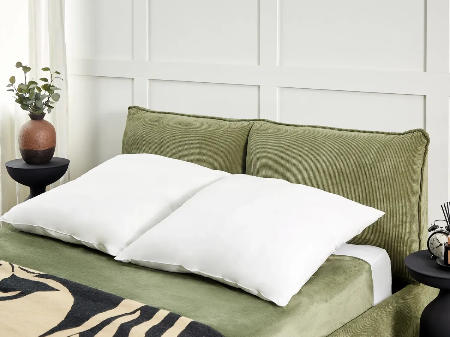 Sale Beliani Set di 2 cuscini da letto TRIGLAV Basso Poliestere 80 x 80 cm Bianco