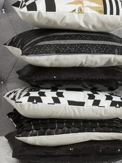 Beliani Set di 2 cuscini DALIA Cotone 45 x 45 cm Nero Trama geometrica Bianco Oro Nero