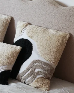 Discount Beliani Set di 3 cuscini decorativi ALSTONIA Cotone 30 x 50 cm 45 x 45 cm Nero Trama astratta Bianco Beige Nero