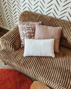 Beliani Set di 3 cuscini decorativi PENTACE Cotone 30 x 50 cm 45 x 45 cm Tinta unita Rosa