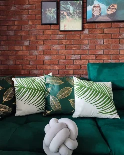 Beliani Set di 2 cuscini FREESIA Velluto 45 x 45 cm Verde scuro Trama di piante Oro Verde