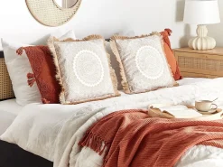 Beliani Set di 2 cuscini GERANIUM 45 x 45 cm Beige Trama orientale Beige Bianco