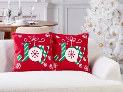 Best Beliani Set di 2 cuscini GINGERBREAD Cotone 45 x 45 cm Rosso Modello natalizio Bianco Rosso Verde