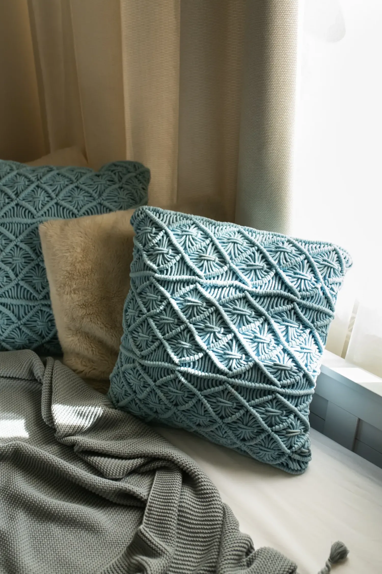 Clearance Beliani Set di 2 cuscini GOREME Bouclé 45 x 45 cm Trama geometrica Blu