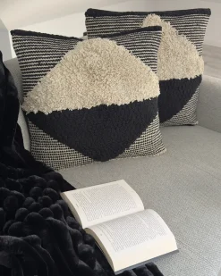 Best Beliani Set di 2 cuscini KHORA Cotone 50 x 50 cm Nero Trama geometrica Beige Nero