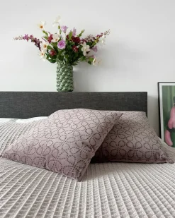 New Beliani Set di 2 cuscini LARKSPUR Velluto 45 x 45 cm Trama geometrica Rosa