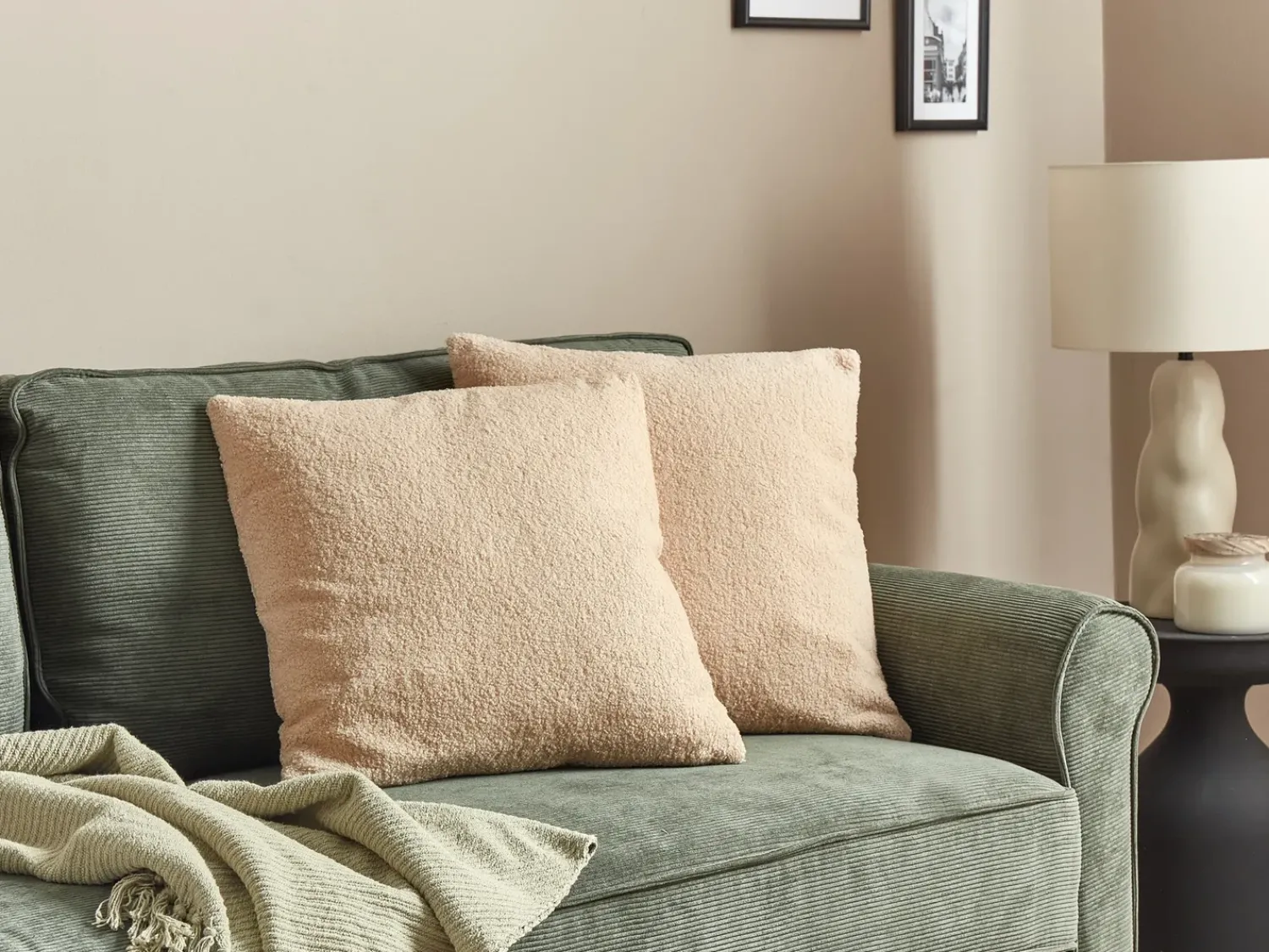 Beliani Set di 2 cuscini LEUZEA Bouclé 45 x 45 cm sabbia Tinta unita Beige