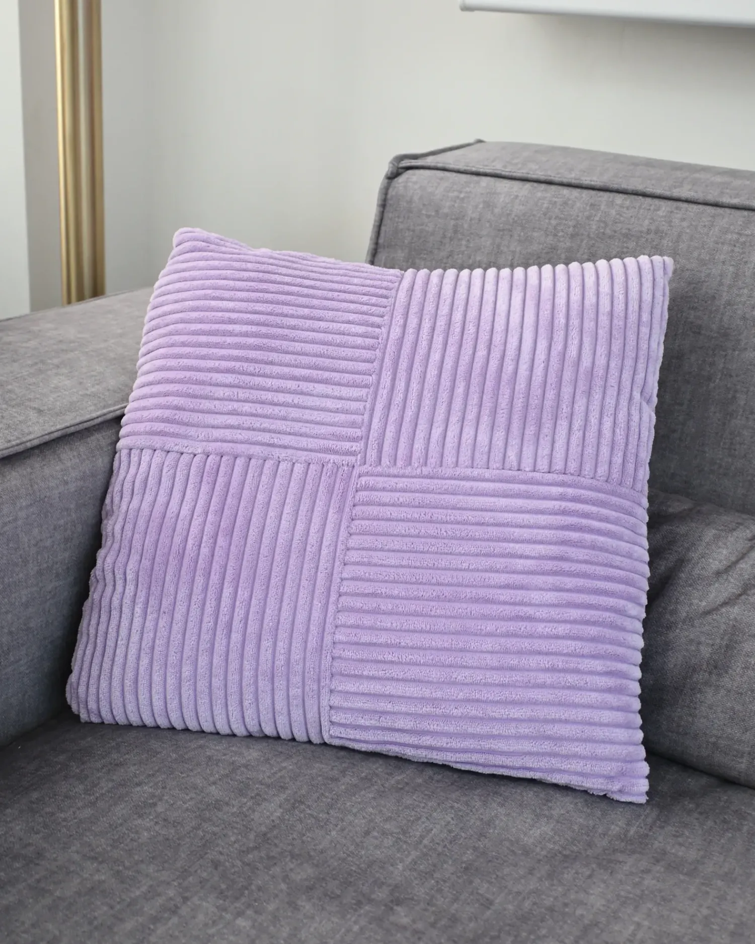 New Beliani Set di 2 cuscini MILLET Velluto a coste 43 x 43 cm Trama geometrica Viola