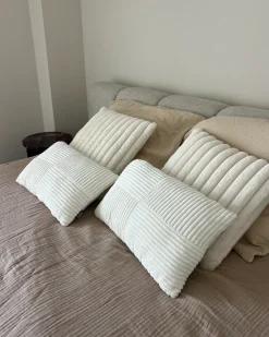 Outlet Beliani Set di 2 cuscini MILLET Velluto a coste 30 x 50 cm sporco Trama geometrica Bianco