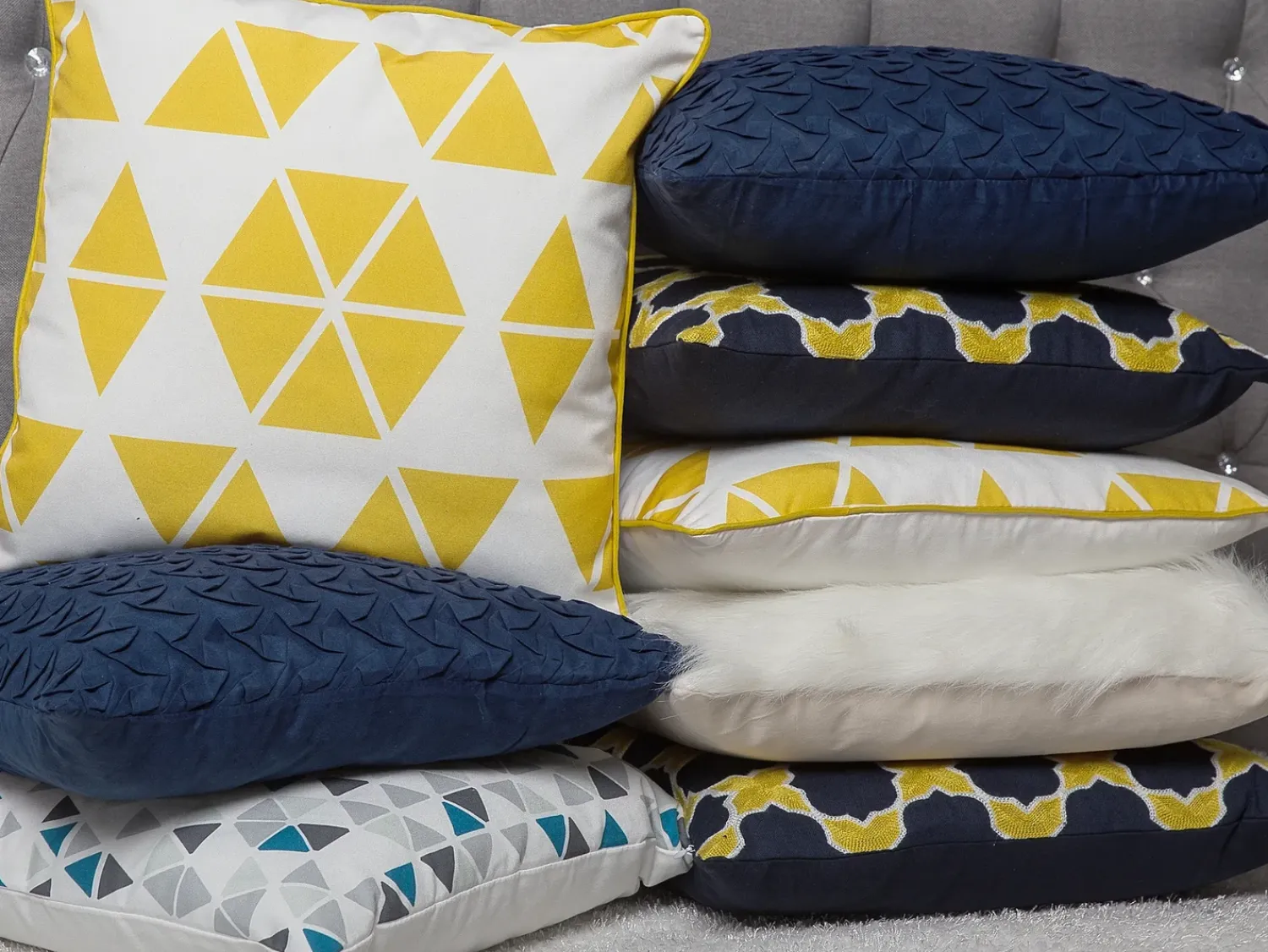 Clearance Beliani Set di 2 cuscini MUSCARI Cotone 45 x 45 cm Giallo Blu Trama Ikat Bianco Blu Giallo Multicolore