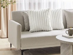 Online Beliani Set di 2 cuscini RAKYA Finta pelliccia 45 x 45 cm A strisce Bianco