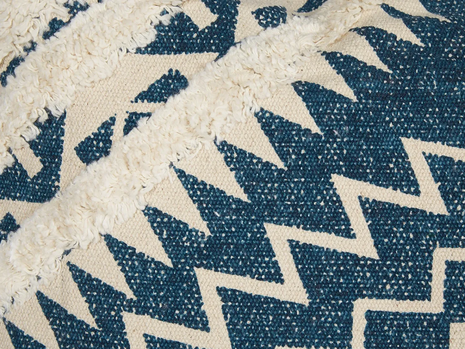 Clearance Beliani Set di 2 cuscini SAFI Cotone 50 x 50 cm Blu Trama geometrica Beige Blu