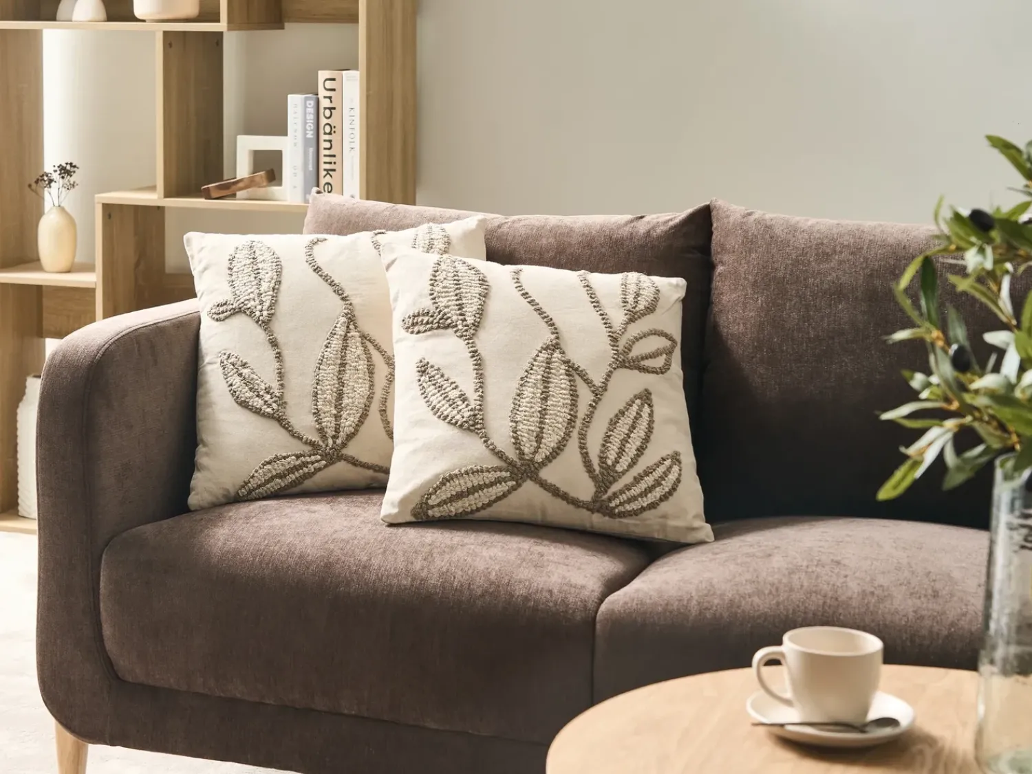 Best Beliani Set di 2 cuscini SAVINA Cotone 45 x 45 cm Bianco Trama floreale Bianco Beige