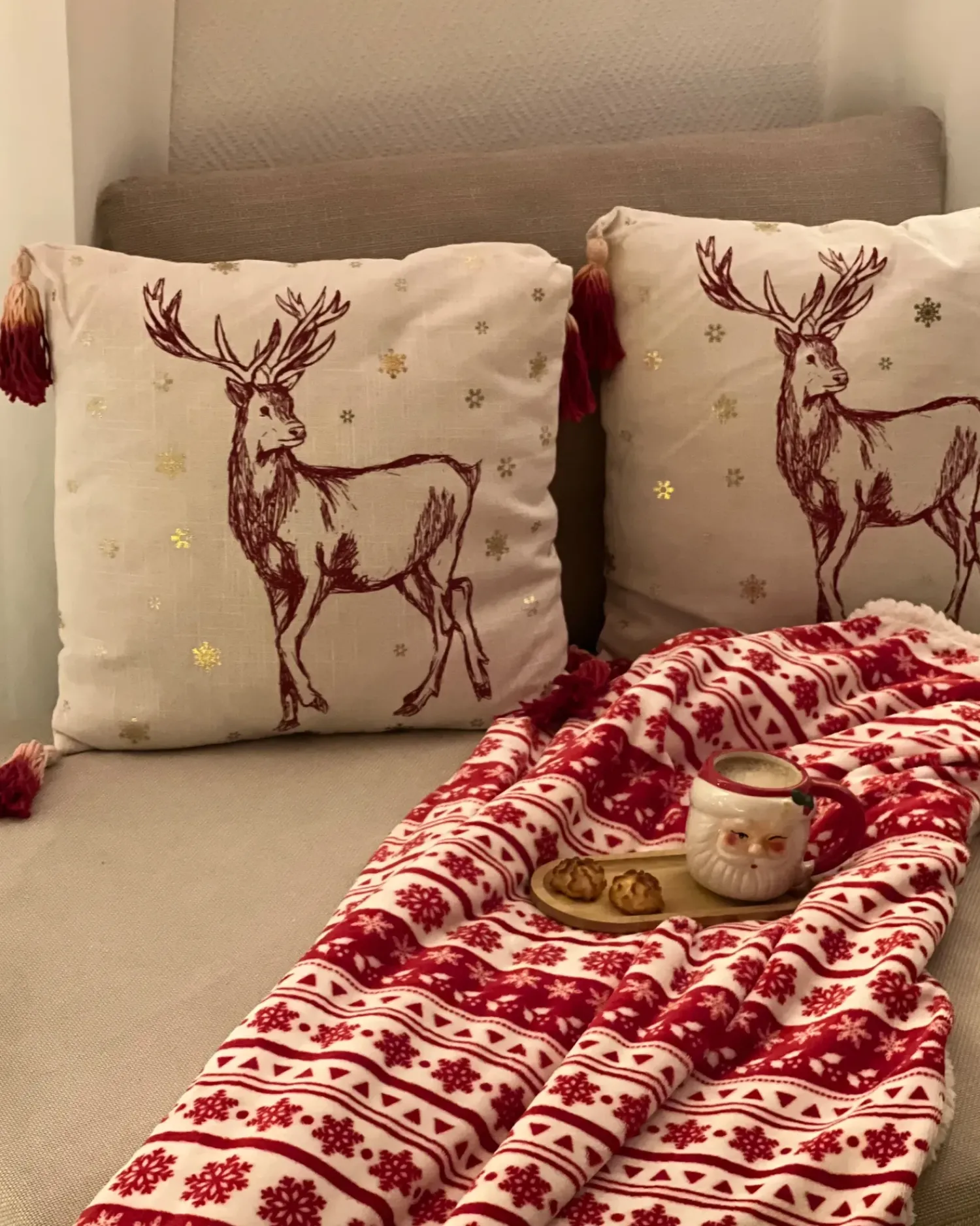 Best Beliani Set di 2 cuscini VALLOTA Cotone 45 x 45 cm Bianco Modello natalizio Bianco Oro Rosso