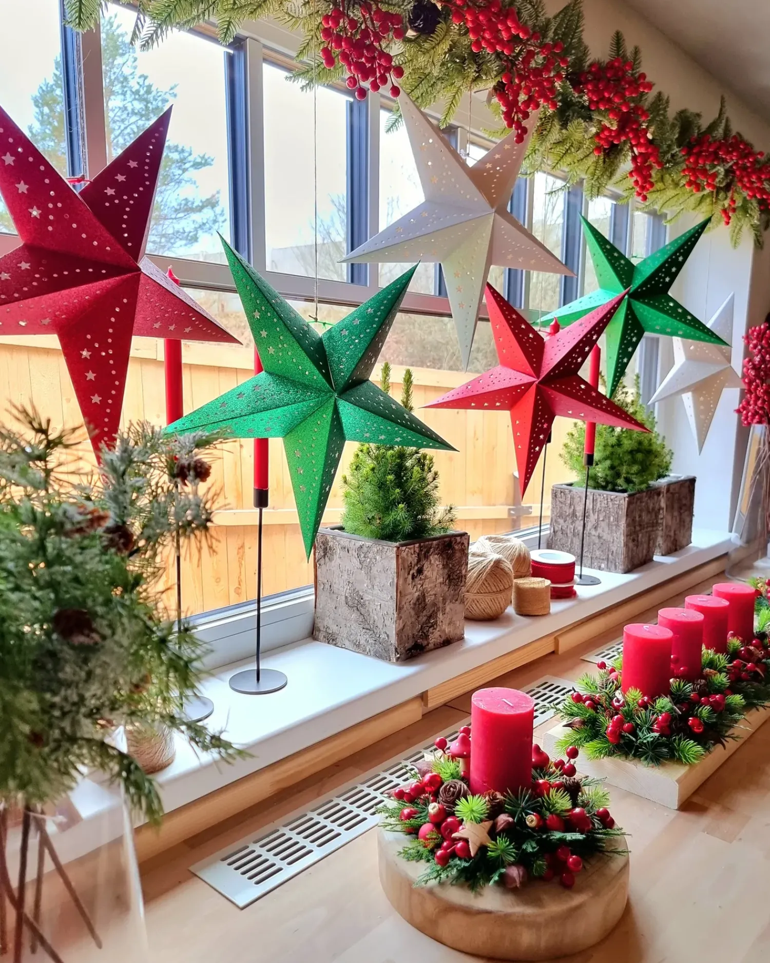 Best Beliani Set di 2 decorazioni da appendere LED MOTTI Stella Rosso
