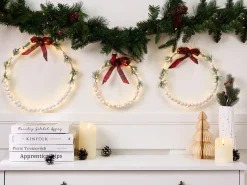New Beliani Set di 3 decorazioni da appendere LED KEITELE Ghirlanda 25/30/35 cm Bianco Bianco Rosso Verde